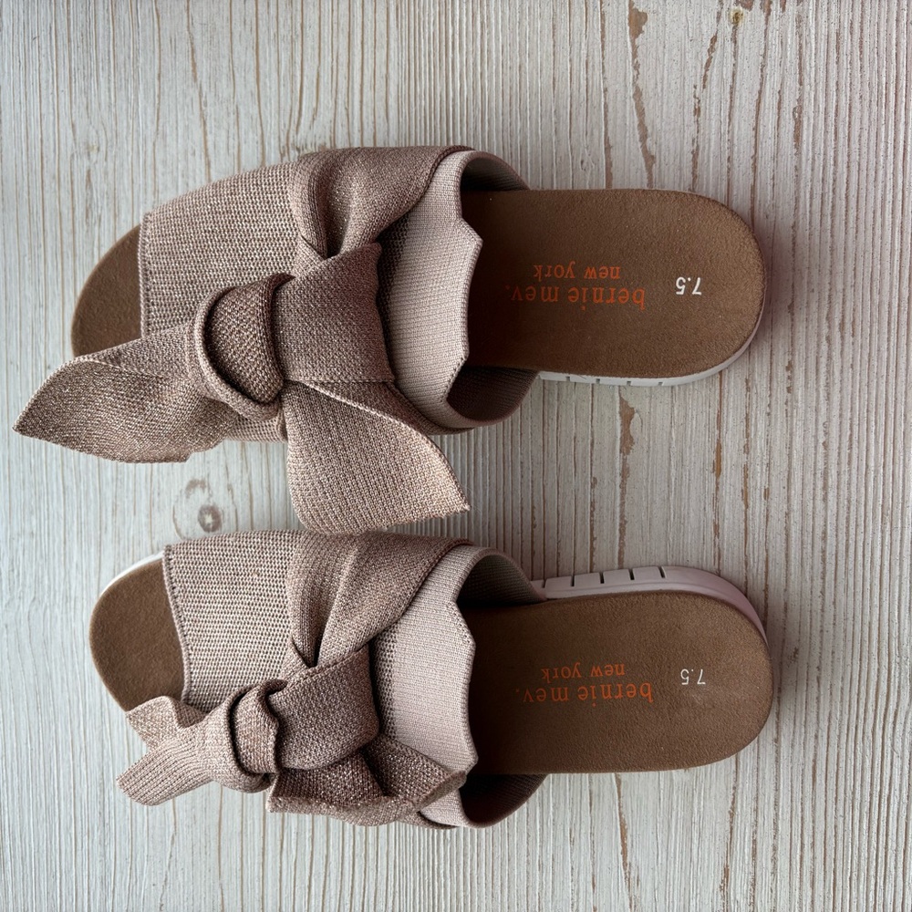 bernie mev. Pink Mules with Chic Design
